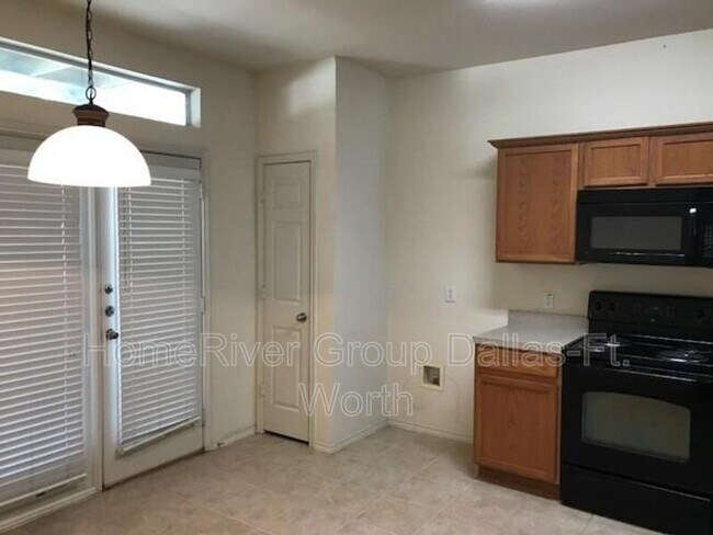 Building Photo - 10712 Traymore Dr