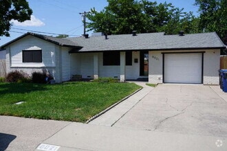 Building Photo - 8021 Glen Eva Way