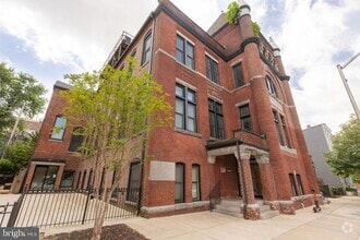 Building Photo - 511 S Bond St