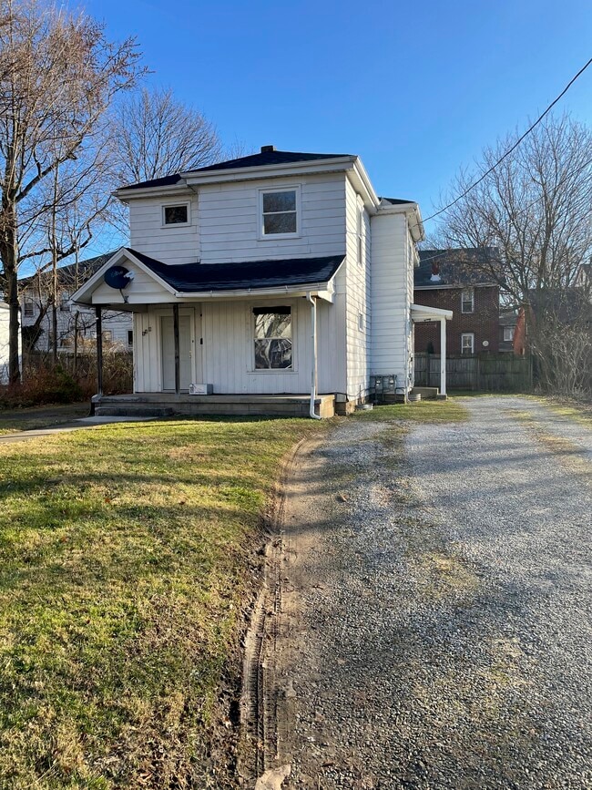 Building Photo - 119 Vennum Ave