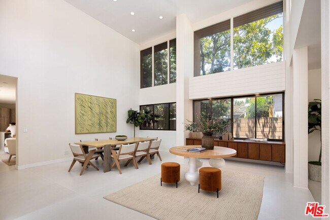 Foto del edificio - 519 N Bedford Dr