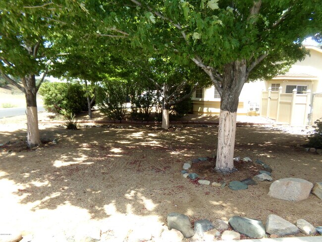 Foto del edificio - 4801 N Viewpoint Dr