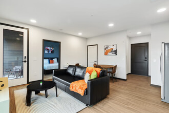 Building Photo - 423 E Michigan St