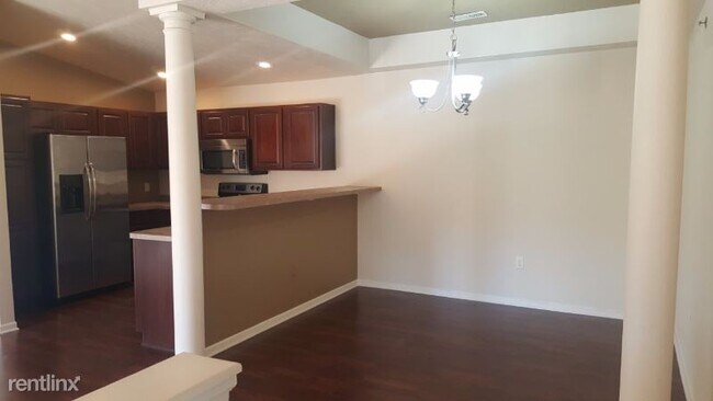 Building Photo - 5640 Irish Way