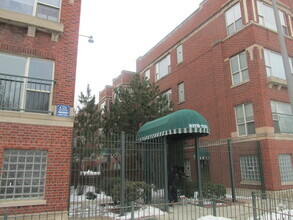 Building Photo - 5166 S King Dr