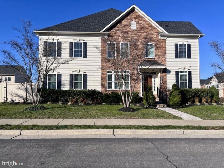 Foto principal - 42403 Pine Forest Dr