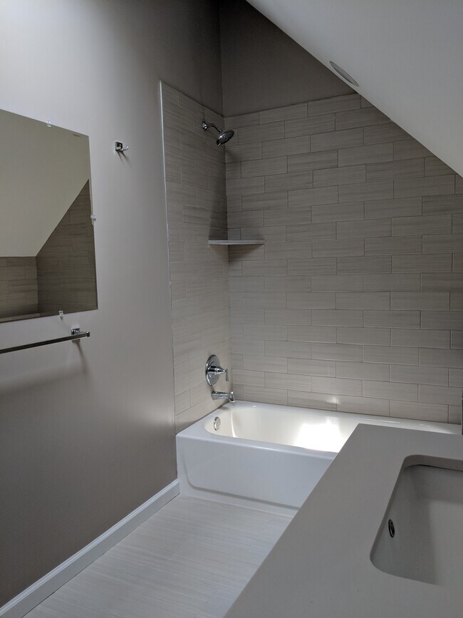 Foto del edificio - 4836 Commonwealth St