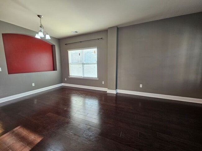 Foto del edificio - Beautiful Wellesley Home with a Corner Lot