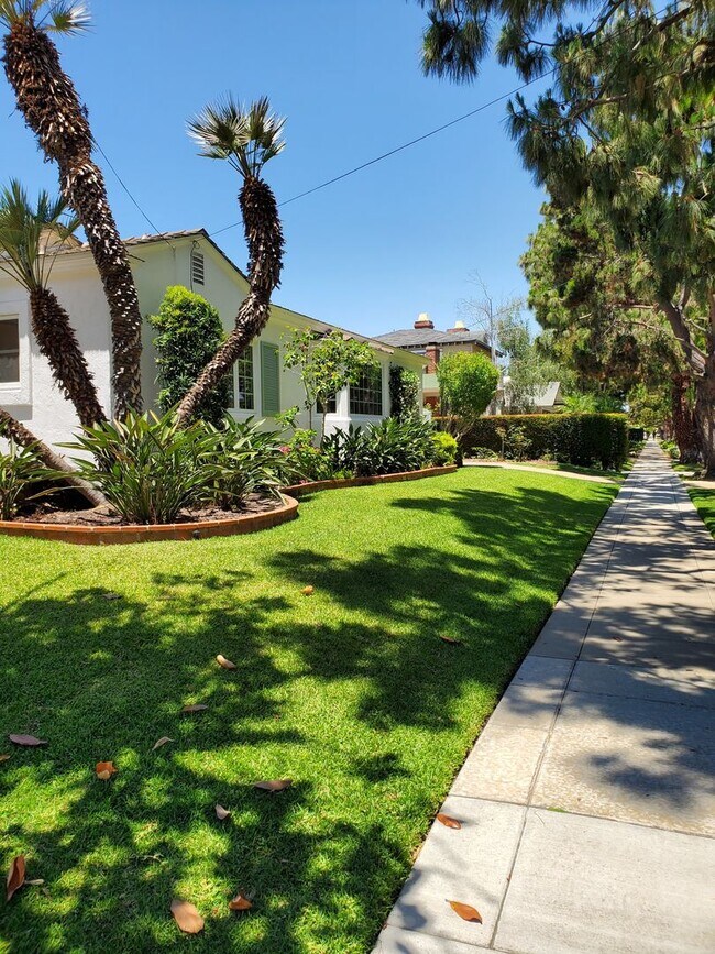 Foto del edificio - Coronado Single Level Home On Corner Lot