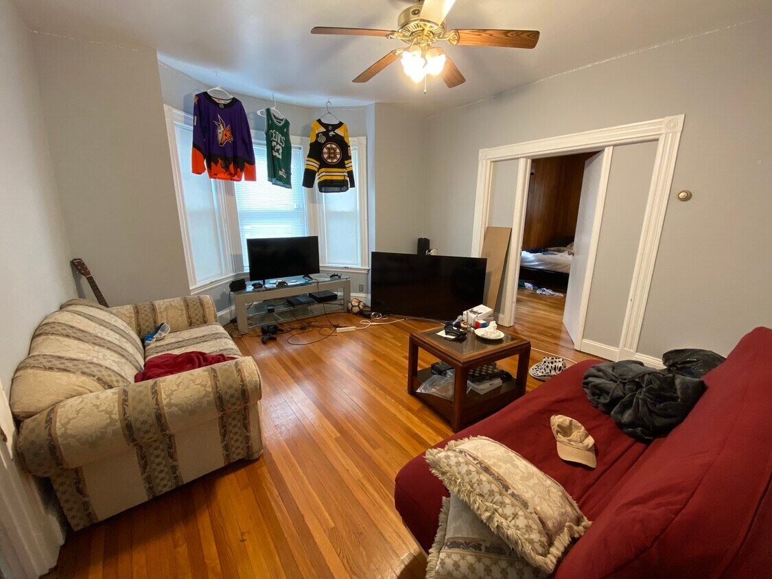 18 Burget Ave Unit 18, Medford, MA 02155 Condo for Rent in Medford, MA