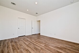 Building Photo - 22135 Juniper Crossing Dr