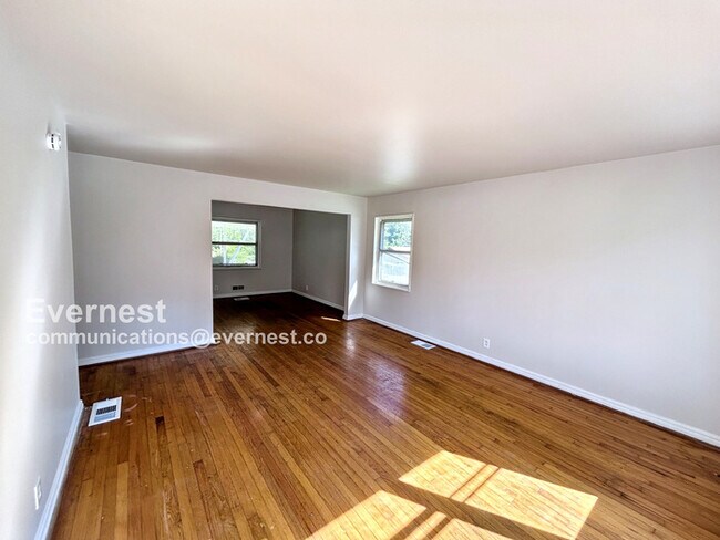 Foto del edificio - 8048 2nd Ave S