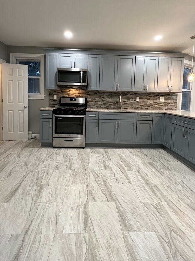 New Modern Kitchen - 190 Park St