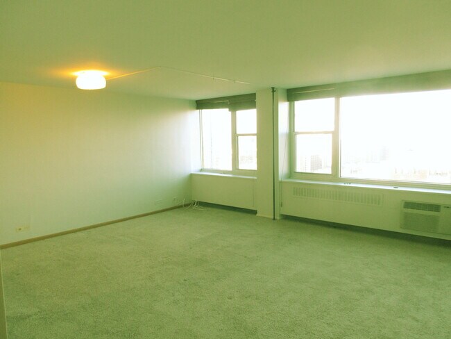 Building Photo - 4250 N Marine Dr