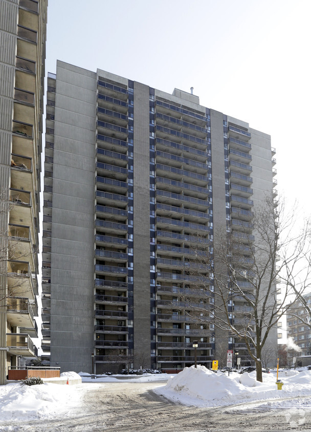 Building Photo - Bronson Place South