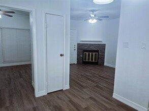 Building Photo - 921 Marine Dr