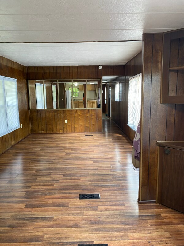 Foto del edificio - 1926 Muddy Creek Mountain Rd