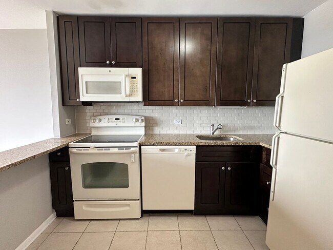 Foto del edificio - 5445 N Sheridan Rd