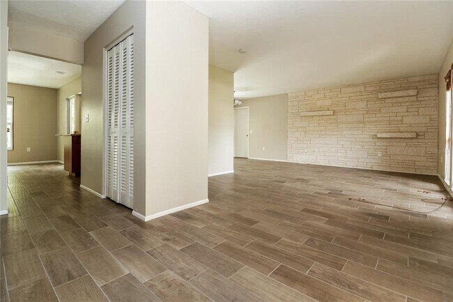 Foto del edificio - 1124 Danny Dr