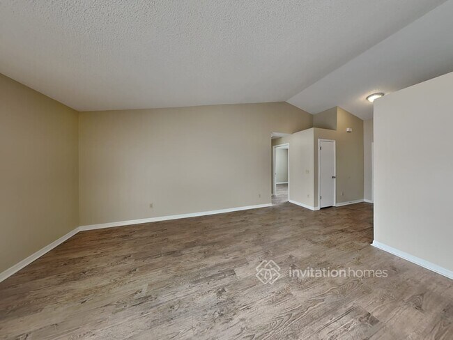 Foto del edificio - 12323 Mustard St