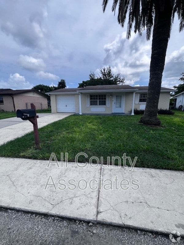 Building Photo - 7331 Parrot Dr