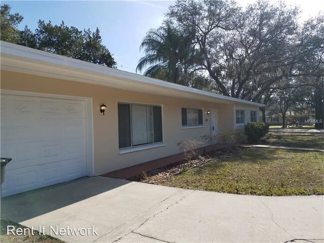 Building Photo - 3 br, 2 bath House - 8001 Pine Hill Drive