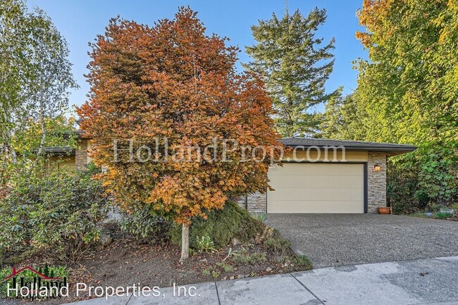 Building Photo - 3 br, 4 bath House - 3000 NW Chapin Dr