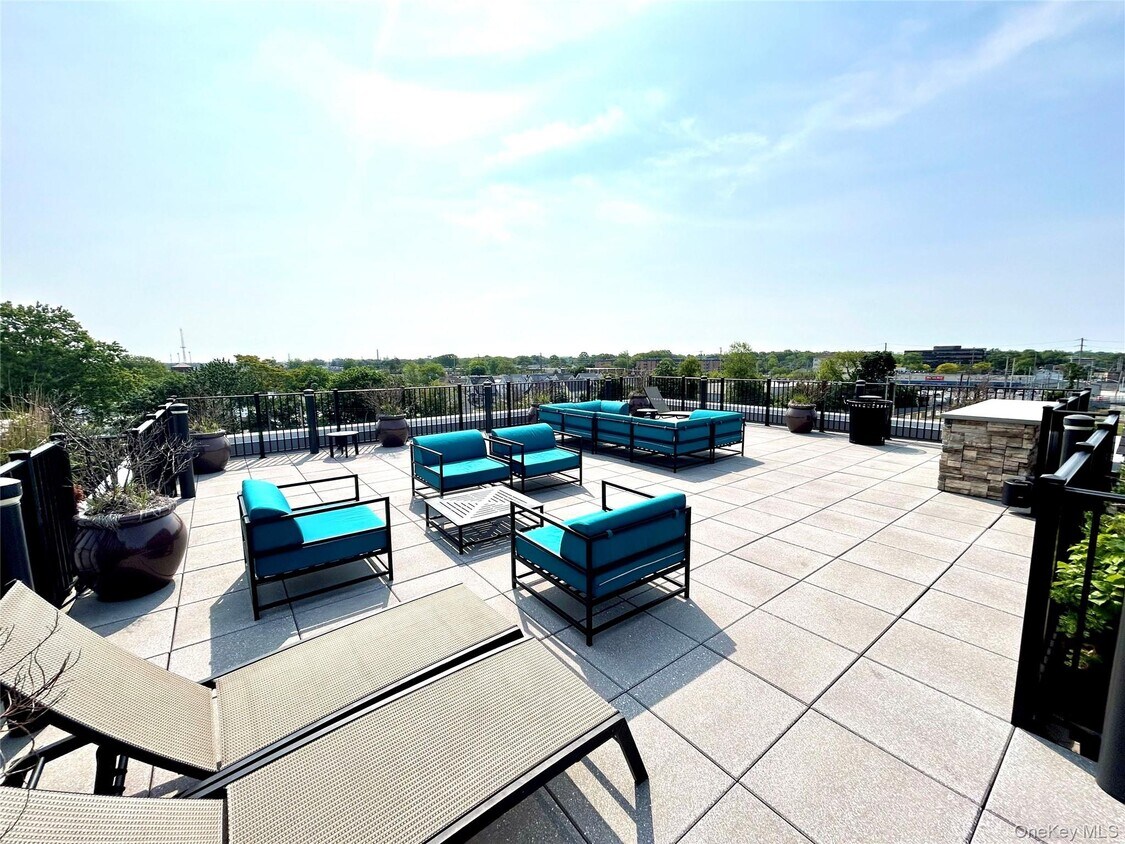 Foto del edificio - 119 Searing Ave