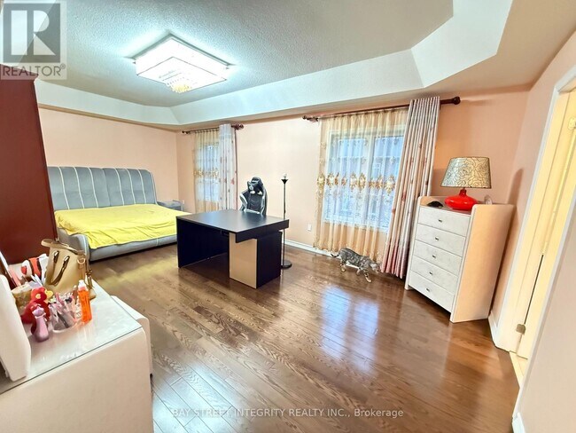 Building Photo - 26 Carolina Rose Cres