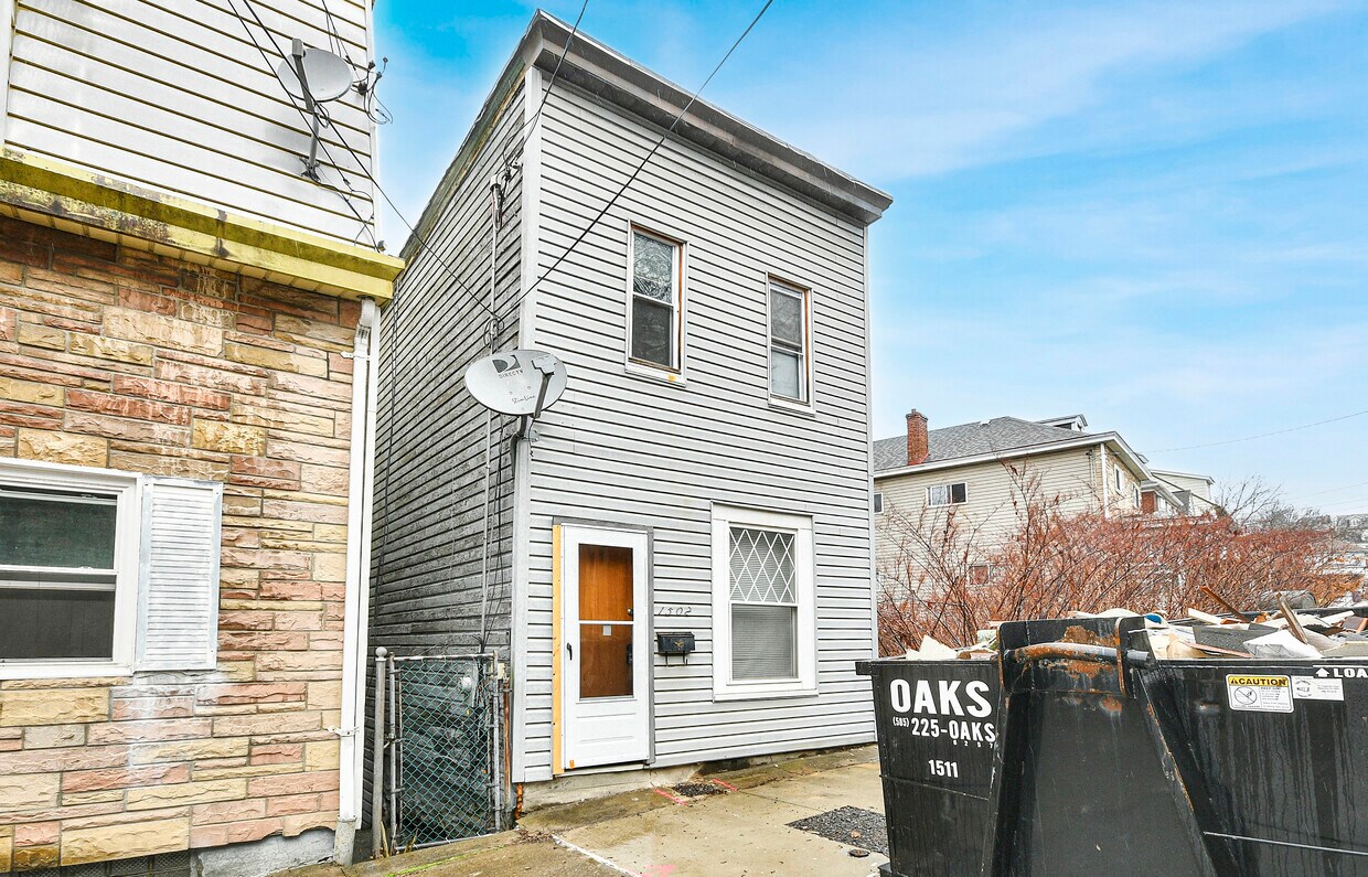Primary Photo - 1502 Forsythe St