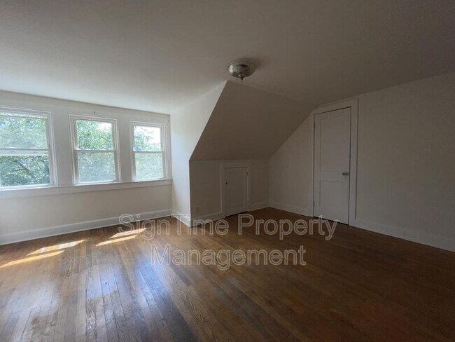 Foto del edificio - 48-50 East Franklin Street - 3W