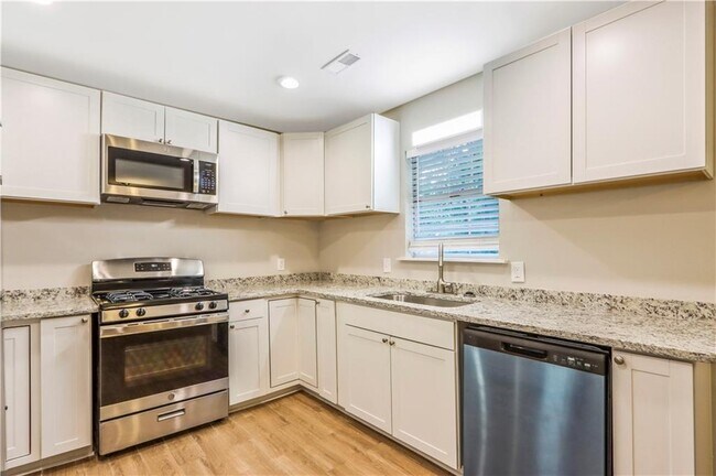 Building Photo - 300 Cowan Rd