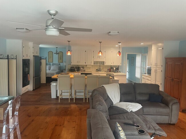 Foto del edificio - 129 Lakemere Dr