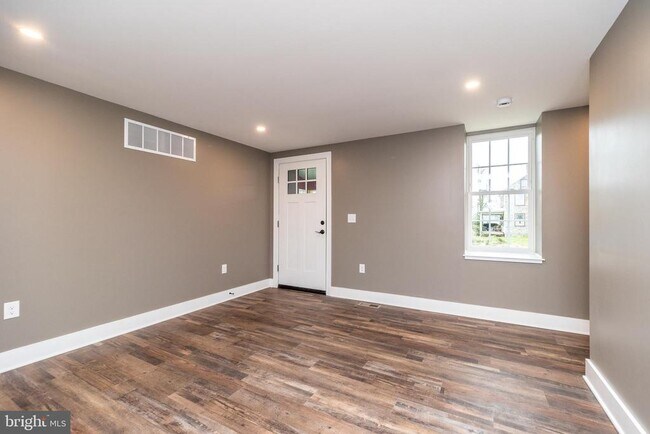 Foto del edificio - 4844 Old Easton Rd
