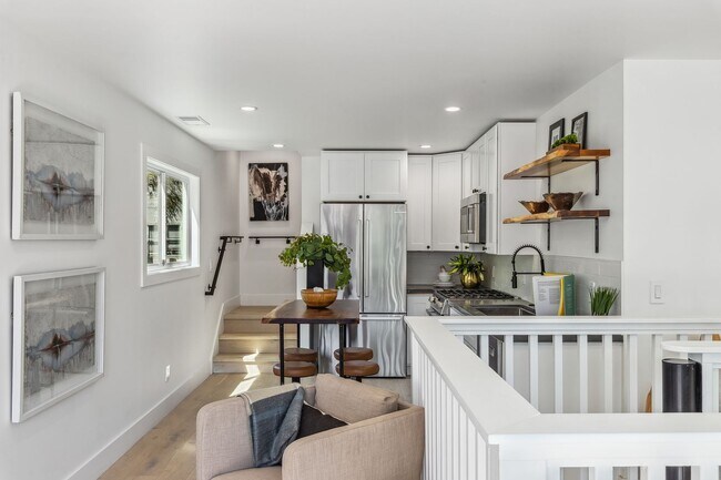 Foto del edificio - Corona Heights: Newly Renovated Victorian Home with EV Charging and Gorgeous Yard