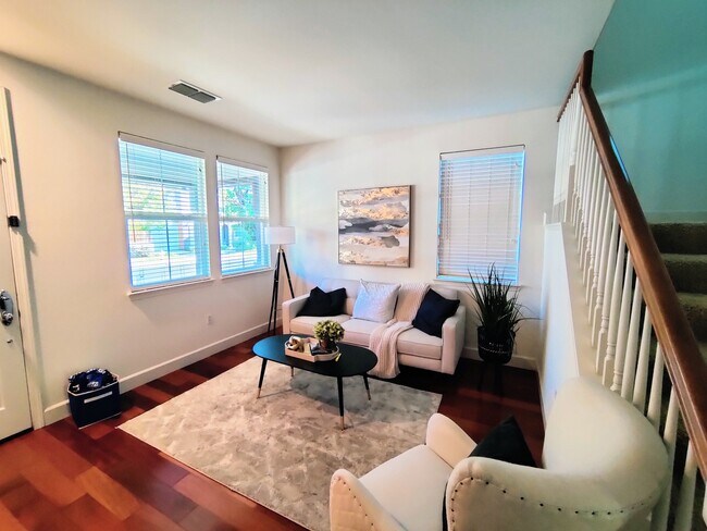 Foto del edificio - 3705 Edgecomb Ct