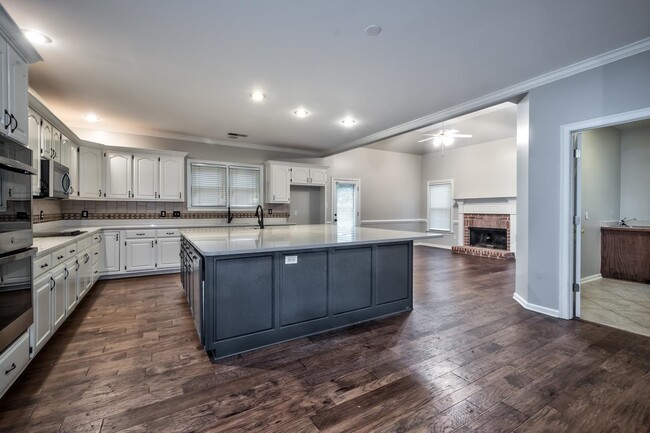 Building Photo - 1575 Huntley Cove