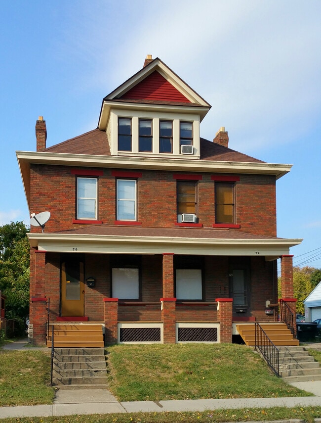 Building Photo - 74 E Hudson St