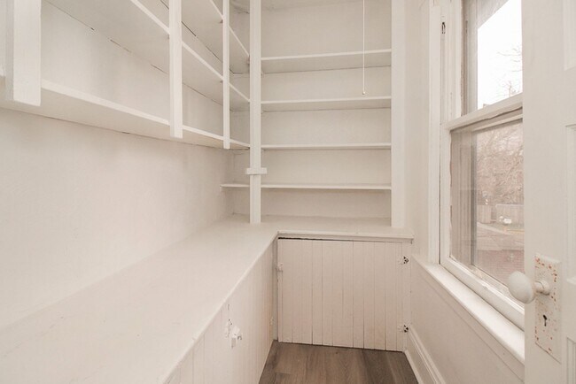 Foto del edificio - 7415 Elton Ave