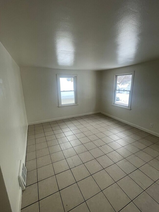 Building Photo - 3822-3824 N 36th St. (Duplex)