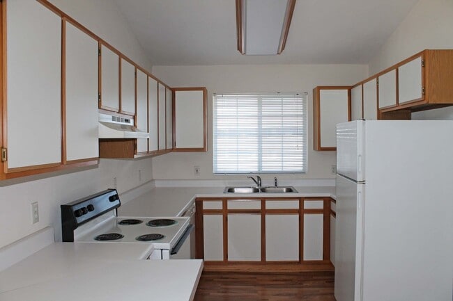 Foto del edificio - Two Bedroom Townhouse with Private Entrance, Private Garage and Washer & Dryer