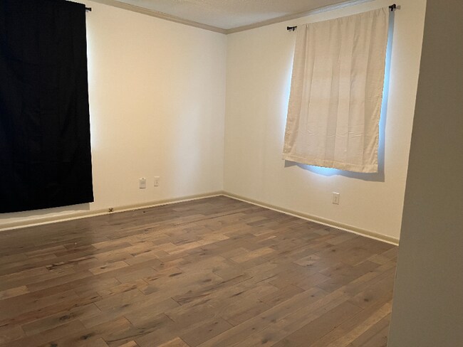 Building Photo - 1605 Edgewood Dr