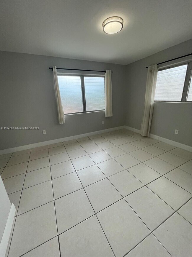 Foto del edificio - 2420 SW 34th Ave