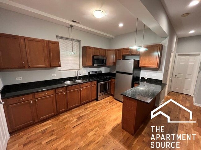 Foto del edificio - 2249 S Bell Ave