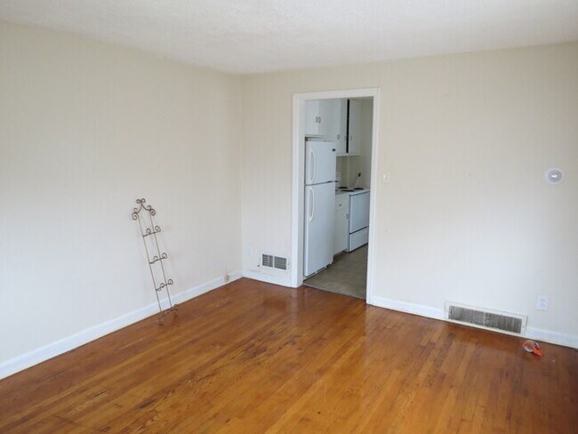 Foto del edificio - 2741 Thorndale Ave