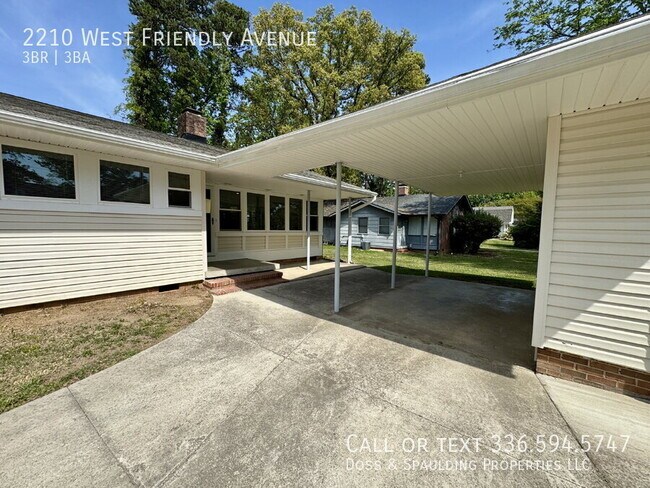 Foto del edificio - 2210 W Friendly Ave