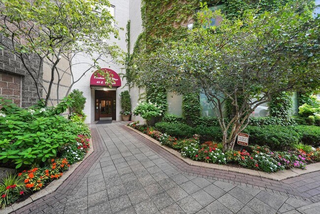 Foto del edificio - 40 E 9th St