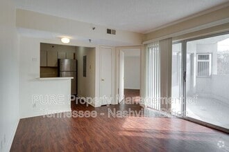 Building Photo - 900 19th Ave S