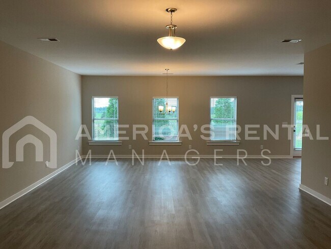 Foto del edificio - Home for Rent in Clanton, AL!!! Available ...
