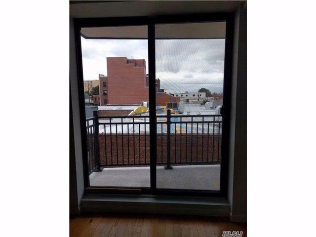 Foto del edificio - 13517 Northern Blvd